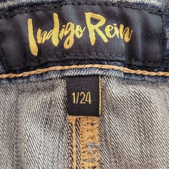 Indigo Rein Button Fly Distressed Jean Shorts, Size 1 / 24, Good Used Condition - Picture 8 of 9